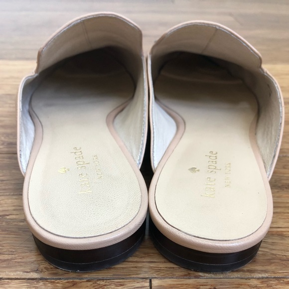 Kate Spade ‘Carilee’ slide mules in cream colored leather with flower accents - Picture 3 of 8